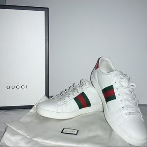 Gucci Bee Sneakers —Accepting Offers 9/06